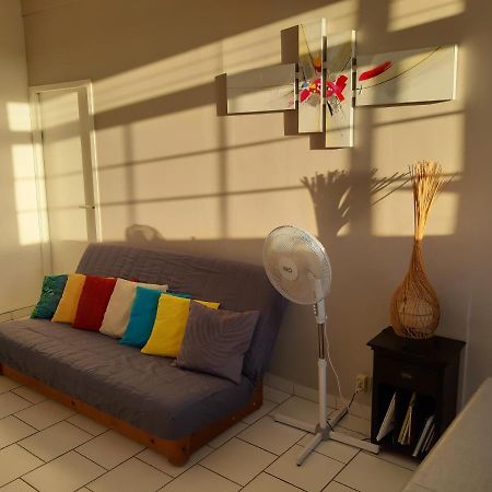 Maison Du Bien Etre Baie Mahault Esterno foto