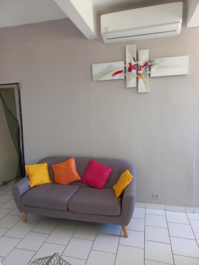 Maison Du Bien Etre Baie Mahault Esterno foto