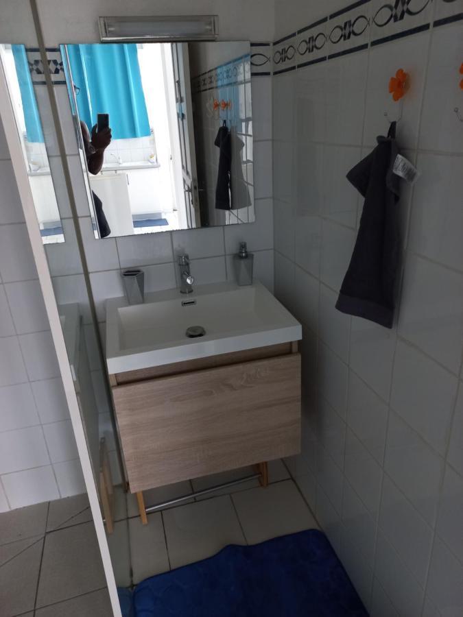 Maison Du Bien Etre Baie Mahault Esterno foto