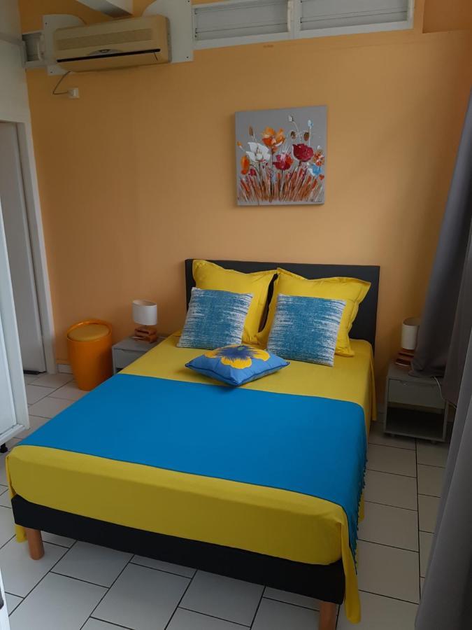 Maison Du Bien Etre Baie Mahault Esterno foto